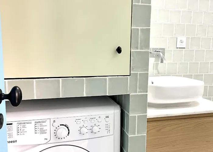 Rs3 Like A Local! Cosy & Modern With Ac! Very Appartement